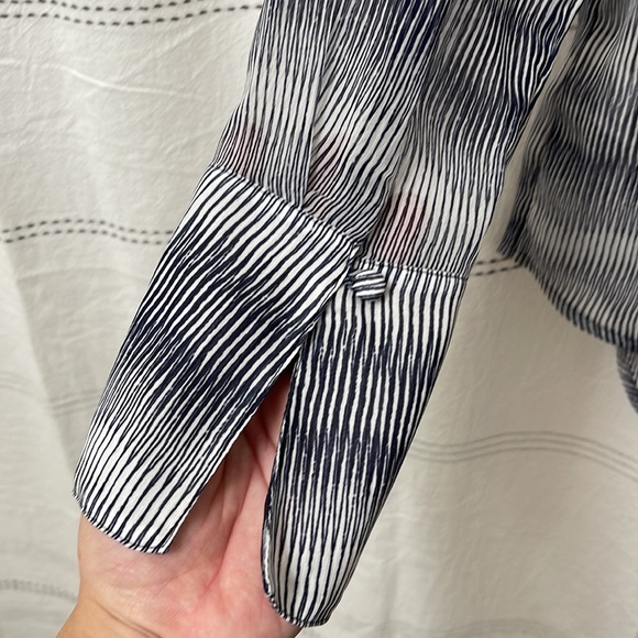 Banana Republic Sheet Button Down Top with Frill Design on Front - Picture 4 of 5